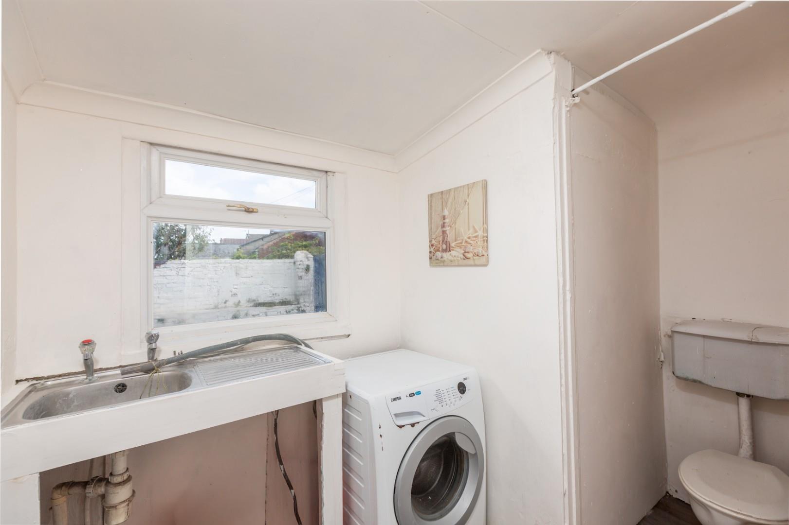 Woodville Road, Mumbles, Swansea, SA3 4AE